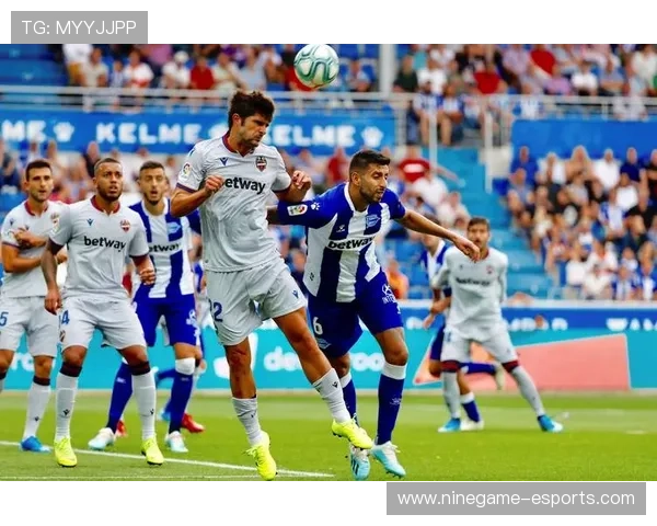 足球明星齐聚赛场见证巅峰对决球迷热情高涨场面震撼全场